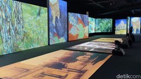 FUntuk memaksimalkan dongeng multi-indra, tiga wewangian berbeda disebar di tiga lapisan yaitu atap, dinding dan lantai. Wewangian ini membantu pengunjung dalam membangun emosi saat melihat karya Van Gogh. (bonauli/detikcom)