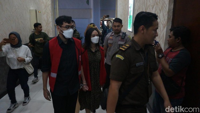 Vonis terdakwa kebaya merah dan threesome