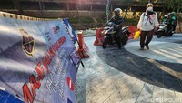 Hal ini untuk membuat akses pejalan kaki maupun pesepeda makin lebar dan nyaman.   