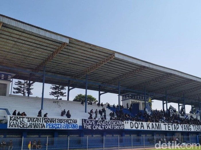 Bobotoh beri dukungan untuk Persib jelang lawan Persija Jakarta.