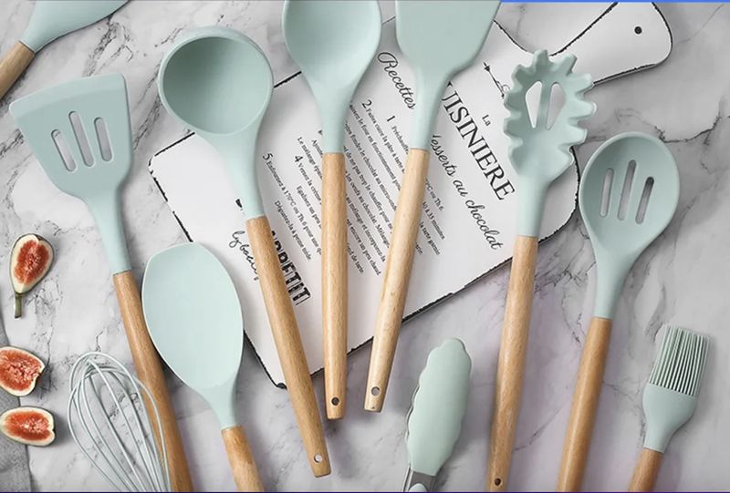 Bright Crown Spatula