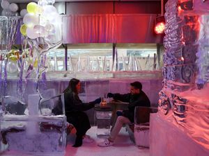 Brrr... Merasakan Sensasi Dingin Kafe Es di Dubai