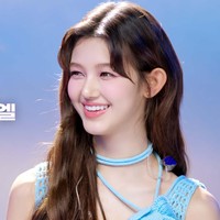 Baru-baru ini, Danielle NewJeans mencuri atensi dengan pesonanya saat memamerkan bakat tarik suaranya di acara YouTube Lee Mujin. Foto: Instagram