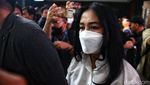 Disebut Dalam Surat Dakwaan, Istri Rafael Alun Bungkam
