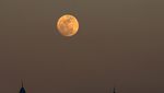 Super Blue Moon Hiasi Langit Makassar