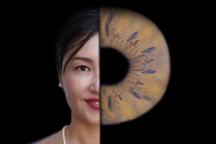 Foto Keindahan Iris Mata