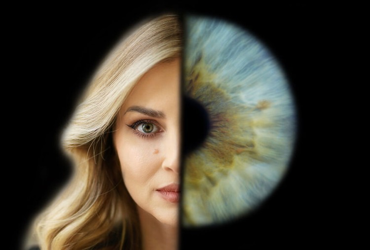 Foto Keindahan Iris Mata