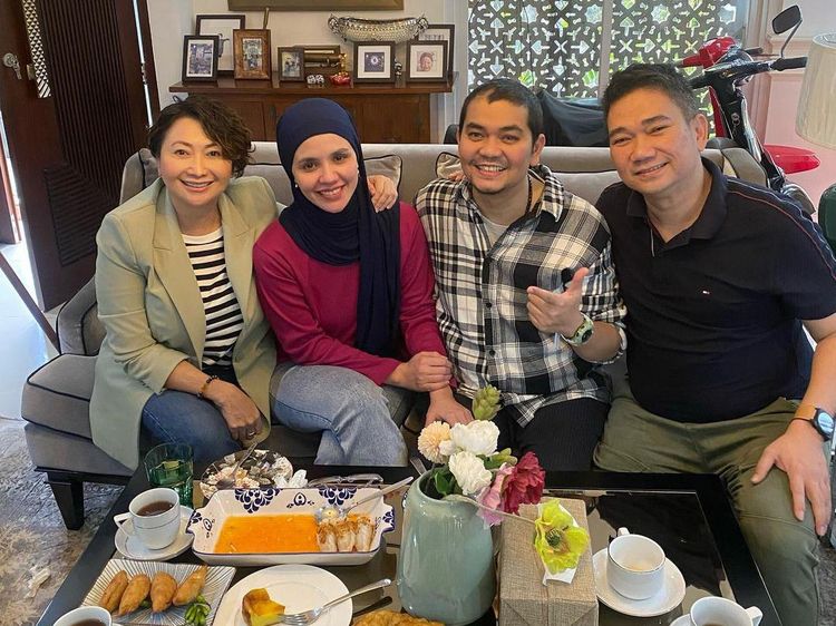 Indy Barends Hobi Kulineran Bareng Keluarga dan Indra Bekti