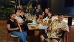 Indy Barends Hobi Kulineran Bareng Keluarga dan Indra Bekti