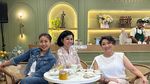 Indy Barends Hobi Kulineran Bareng Keluarga dan Indra Bekti