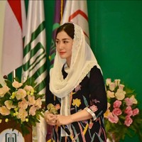 Novita juga pendiri UPRINTIS, sebuah komunitas UMKM perempuan yang memberdayakan para pengrajin maupun pengusaha kecil. Foto: Instagram/@novitamochamad