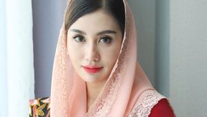 7 Gaya Berkerudung Istri Bupati Trenggalek, Cantiknya Curi Perhatian