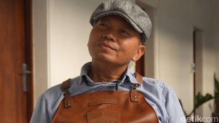 Iwan Gunawan pegawai yang sajikan makanan untuk Ridwan Kamil
