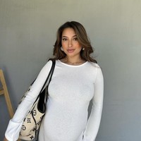 Nama Jennifer Coppen belakangan tengah jadi perbincangan. Ibu muda tersebut dinilai melecehkan putrinya usai me-repost foto sang anak yang disebut tobrut. Foto: Instagram @jennifercoppenreal20