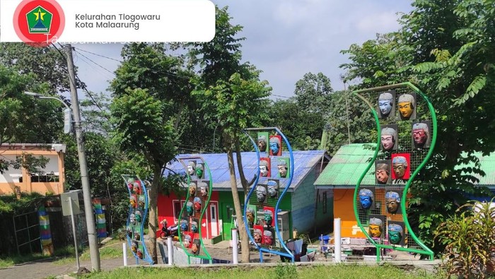Kampung Desaku Menanti