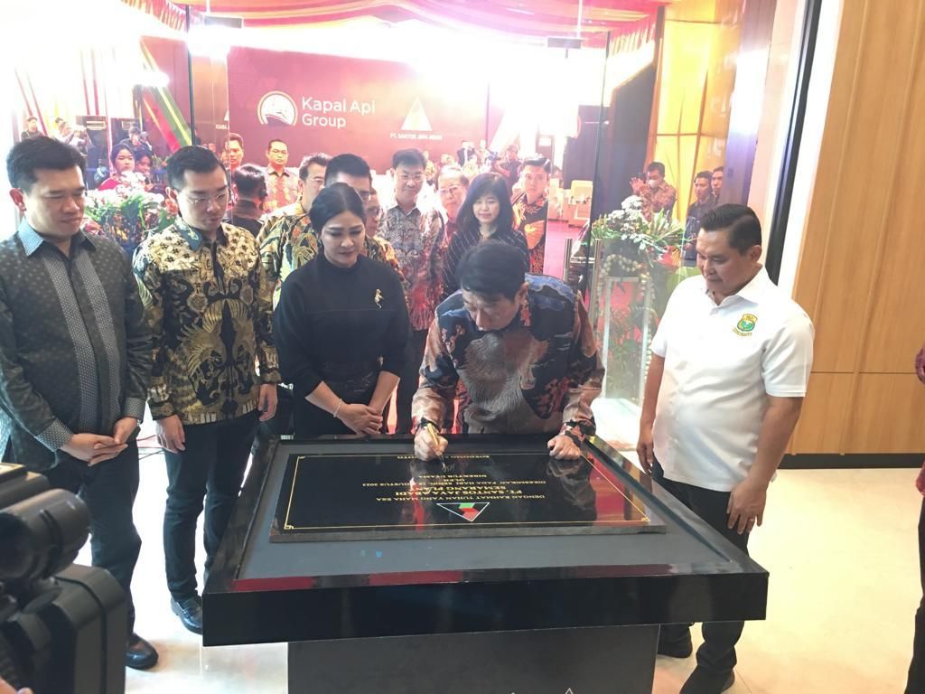 Kapal Api Group melalui anak usahanya PT Santos Jaya Abadi baru saja meresmikan pabrik ke-4 di Semarang, Jawa Tengah.