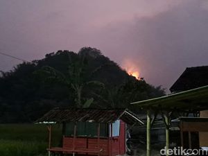 Kebakaran Gunung Ranggagading Meluas Bikin Warga Khawatir