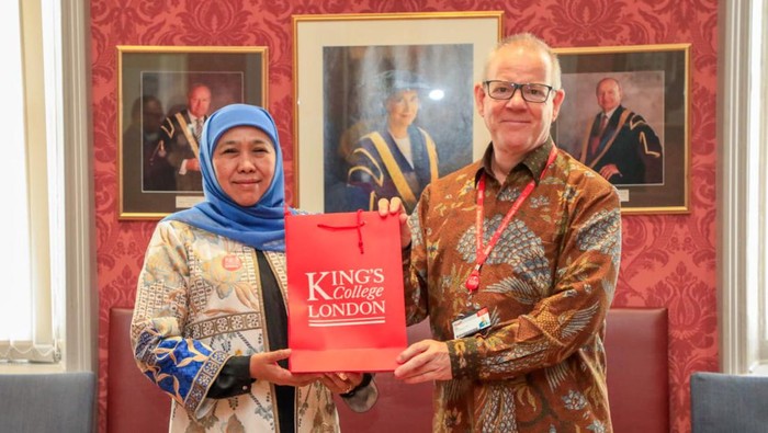 Khofifah bahas kerja sama dengan Kings Collect University London