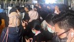 LRT Jabodebek Sempat Gangguan hingga AC Mati, Ini Suasana Saat Penumpang Numpuk