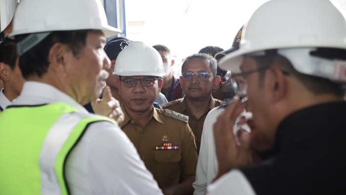 Luhut Binsar Pandjaitan dan Ridwan Kamil
