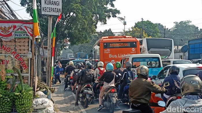 Macet di Pondok Pinang gegara proyek galian