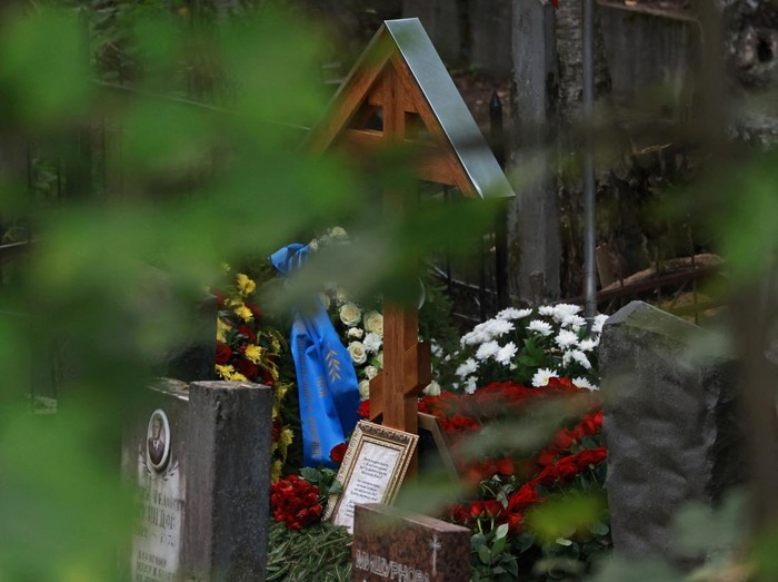 A view shows the grave of Russian mercenary chief Yevgeny Prigozhin, who was killed in a plane crash last week, at the Porokhovskoye cemetery in Saint Petersburg, Russia August 29, 2023. REUTERS/Stringer