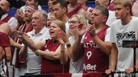 Kehadiran suporter Timnas Basket Latvia layak mendapatkan apresiasi. Maklum, mereka harus menempuh jarak yang jauh dari negara asalnya ke Indonesia.  