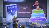 Sehingga nantinya dapat memaksimalkan pemanfaatan teknologi, baik dalam meningkatkan pelayanan masyarakat maupun mengakselerasikan potensi yang ada di masing-masing daerah.  