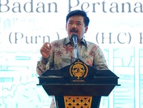Bereskan Konflik Lahan 28 Tahun, BPN Beri Sertifikat ke Suku Anak Dalam