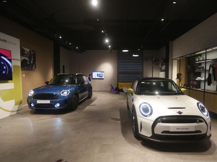 Potret Diler Mewah MINI Eurokars Studio di PIK 2