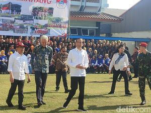 Jokowi Puji SMK Gratis Rintisan Ganjar: Bisa Diperluas ke Provinsi Lain