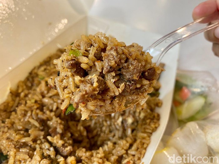 Adu Rasa Nasi Goreng Kambing Rp 34 Ribu vs Rp 186 Ribu, Mana Lebih Mantap?