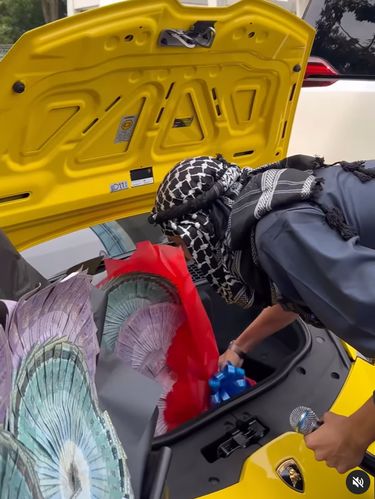 Pengantin Dapat Angpau Rp 32 Juta.