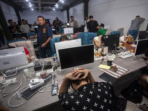 88 WNA China di Batam Ditangkap Terkait Pemerasan Via Video Call Seks