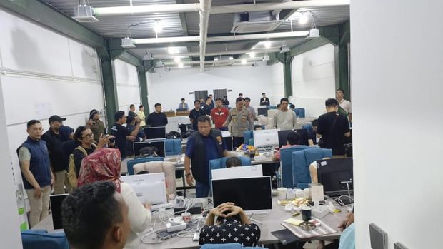 Penggerebekan WNA China di Batam