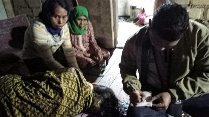 Perempuan kesurupan hingga jatuh ke jurang di Sukabumi.