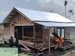 6 Pondok Perambah Hutan di TN Tesso Nilo Riau Dibakar Buntut Karhutla!
