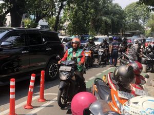 Potret Kemacetan di Jalan Kwitang Imbas Diskon Toko Gunung Agung