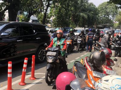 Potret Kemacetan di Jalan Kwitang Imbas Diskon Toko Gunung Agung