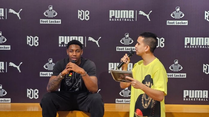 RJ Barrett dalam acara meet and greet bersama RJ Barrett bersama Foot Locker Indonesia dan Puma di Senayan City, Jakarta, pada Rabu (30/8/2023).