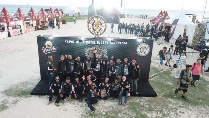 Tak terasa Genap tujuh tahun sudah komunitas pecinta motor klasik Royal Riders Indonesia (RoRI) berdiri di Indonesia.