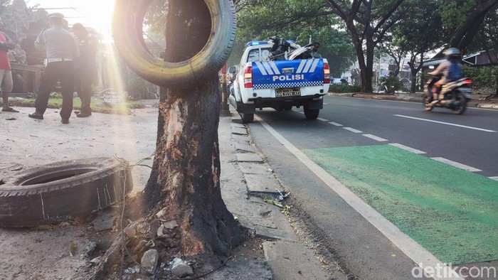 TKP Kecelakaan pemotor di Depok