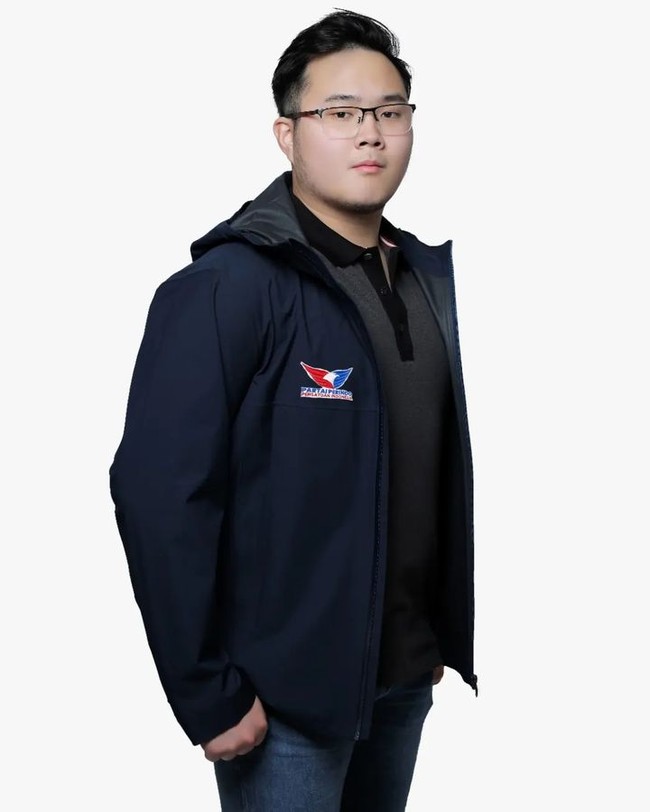 Pemilik nama lengkap Warren Haryputra Tanoesoedibjo tersebut disebut akan maju dari Dapil Jawa Tengah 1. Foto: Instagram