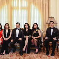 Warren pun bukan satu-satunya anggota keluarga Tanoesoedibjo yang menjadi caleg. Ayah, ibu, dan ketiga saudarinya juga maju dari Dapil yang berbeda. Foto: Instagram