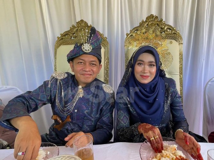 Acara pernikahan Ikhsan Faudzi dan Nur Ashikin Ahmad, viral di media sosial karena memilih menggunakan kostum Power Rangers saat foto pernikahan.