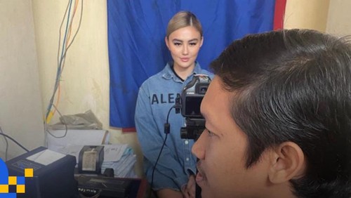 Agnez Mo ngurus e-KTP.