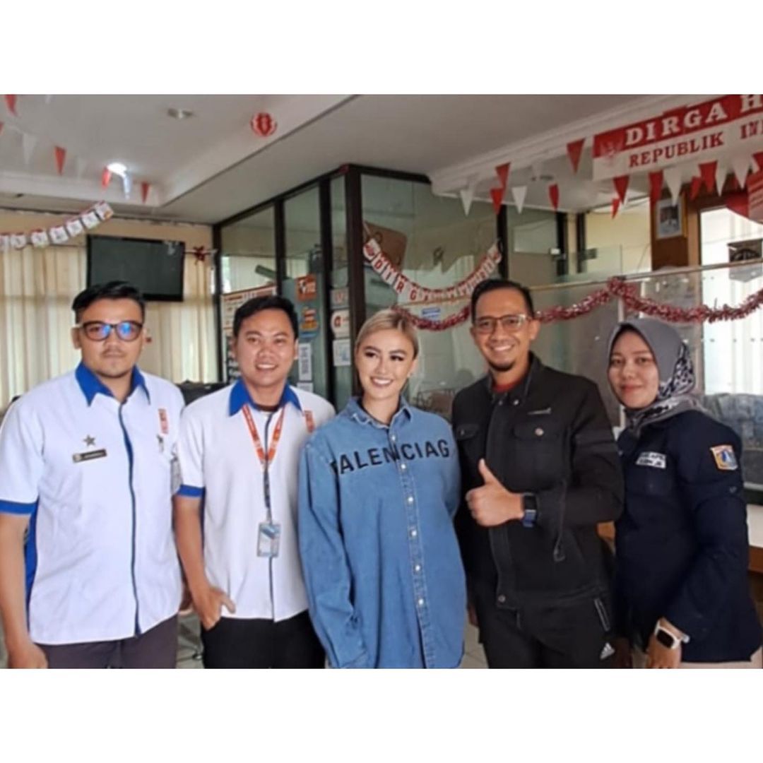 agnez mo Agnez Mo ngurus e-KTP.