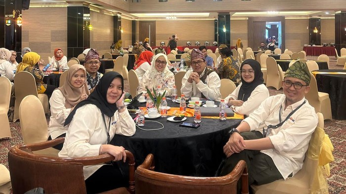 ASPIKOM Gelar Rakornas, Sosialisasi Lamspak hingga Akreditasi Internasional ASPIKOM menggelar Rakornas di Pekanbaru. Selain Rakornas, PP juga mengadakan sosialisasi pengurusan jabatan fungsional, Lamspak dan Akreditasi Internasional, Kamis (31/8/2023).