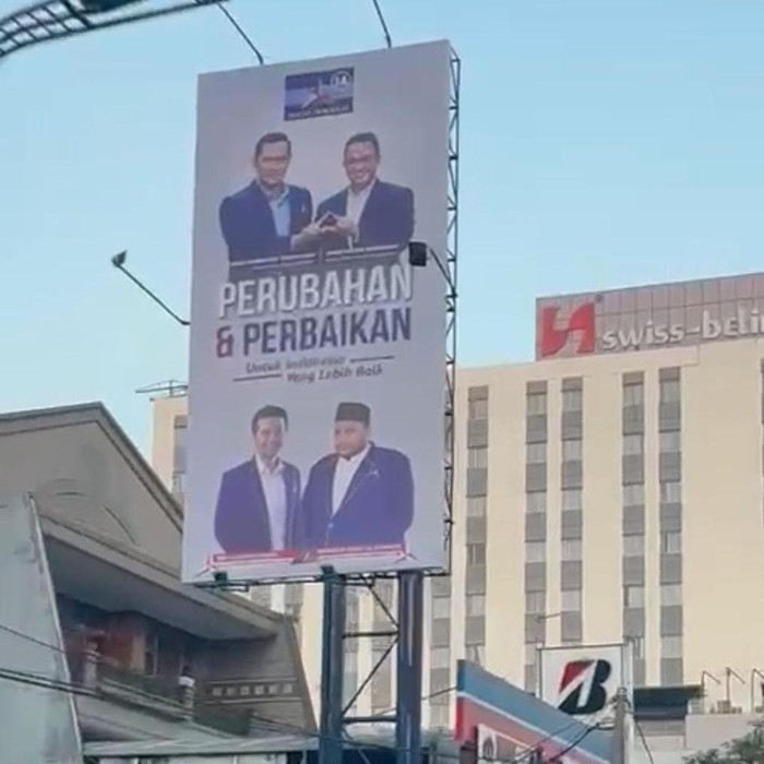Baliho Anies - Demokrat di Surabaya dicopot