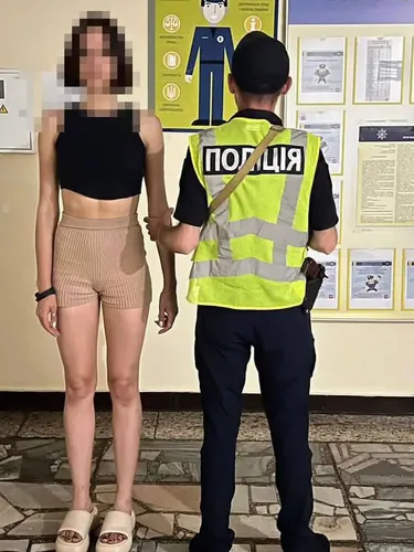 Dua wanita viral joget di pemakaman.